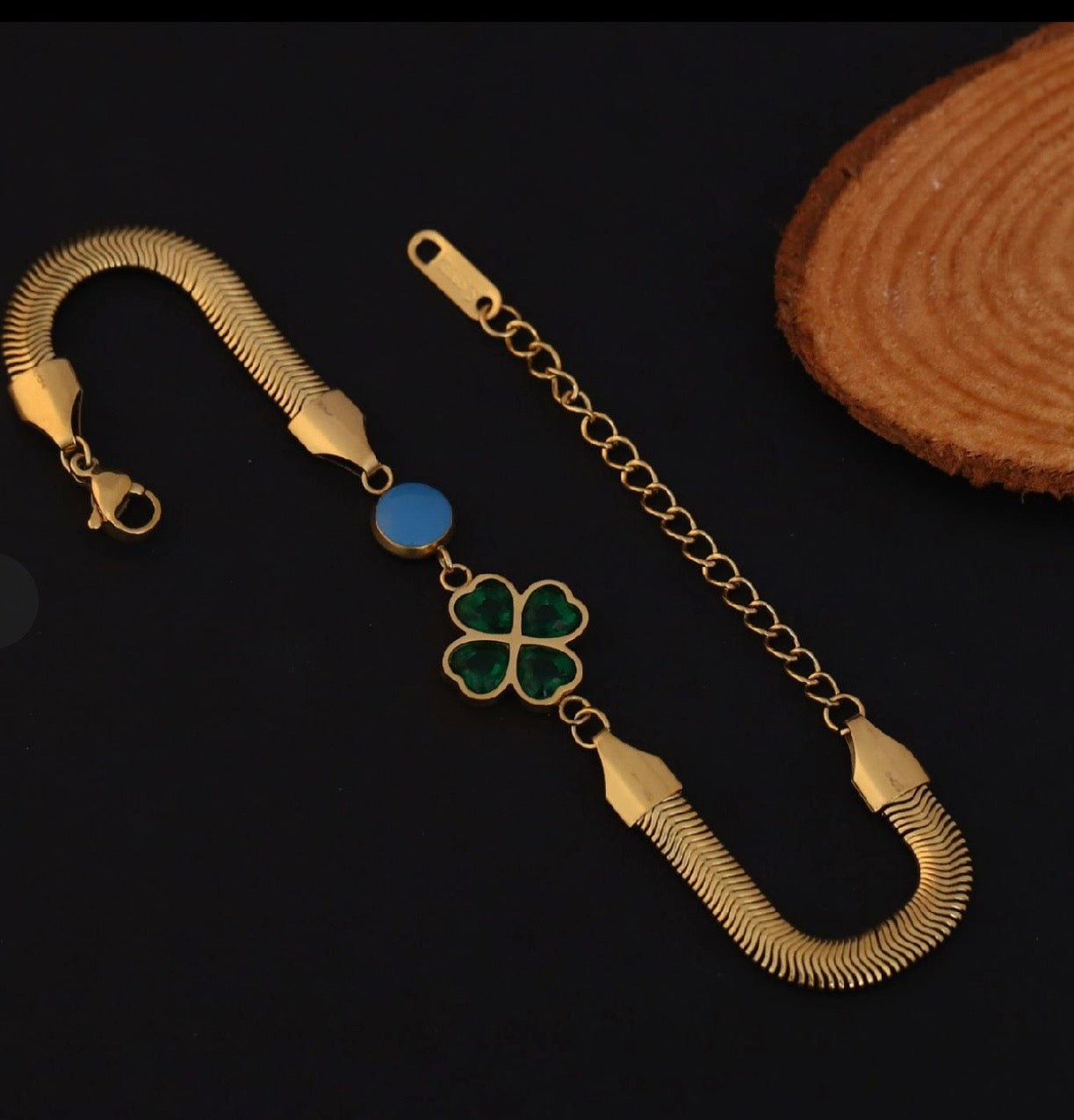 Bracelet
